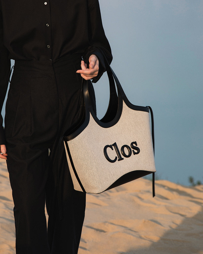 Clos Vastote Series Canvas Tote Bag