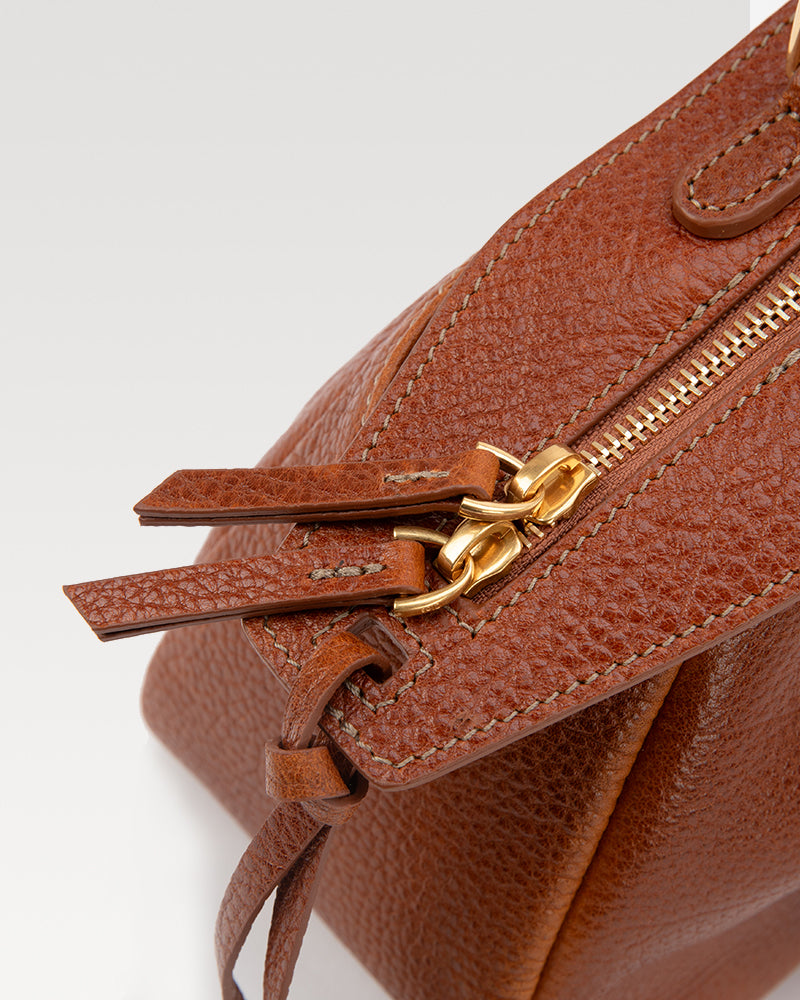 FloatBag Small Size Boat Bag in Top-Grain Cow Neck Leather